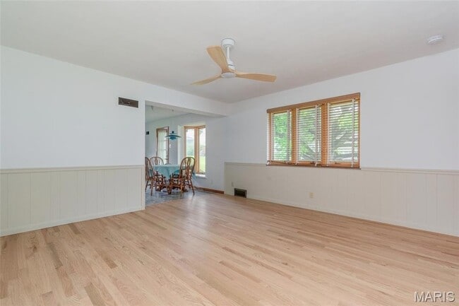 Building Photo - 9715 Grantview Dr