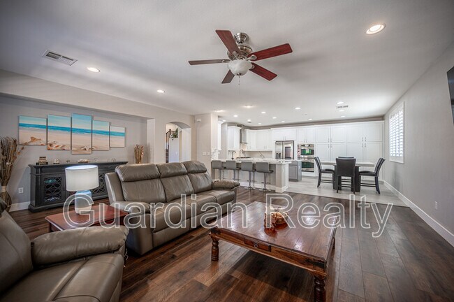 Building Photo - 11112 Pine Greens Ct