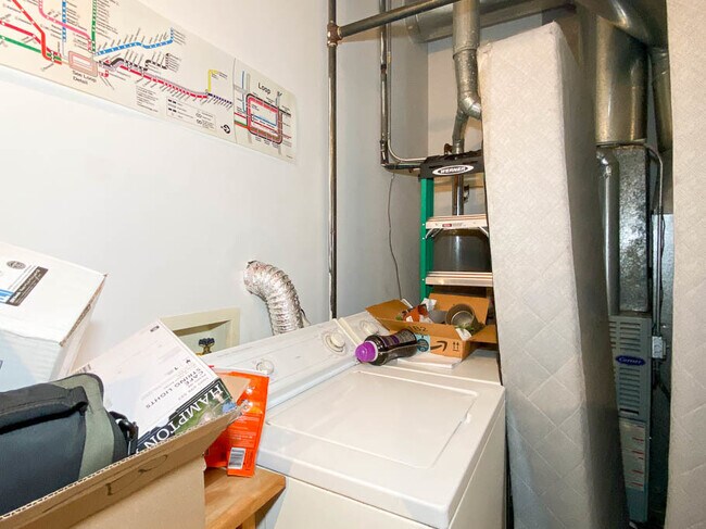 Building Photo - 17 N Loomis St