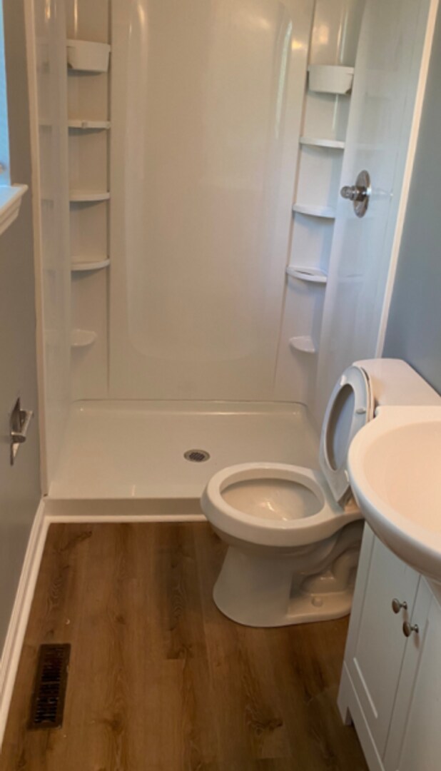 Building Photo - Three Bedroom, Large Lot, Pet Friendly,Hixson! ***Monthly rent $1900.00!***