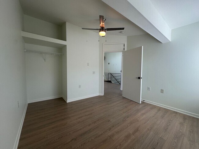 Building Photo - 3048 Anderberg Dr