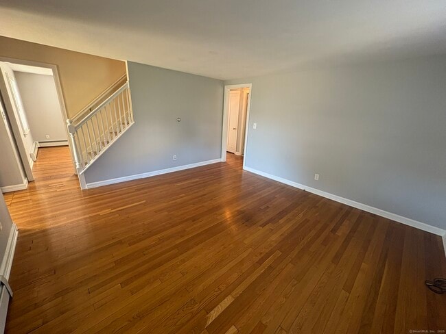 Building Photo - 17 McKinnel Ct