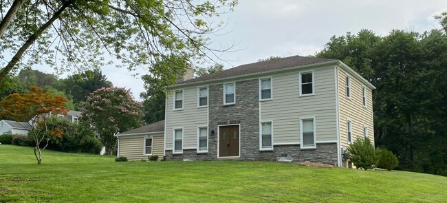 Building Photo - 440 Cricket Ln