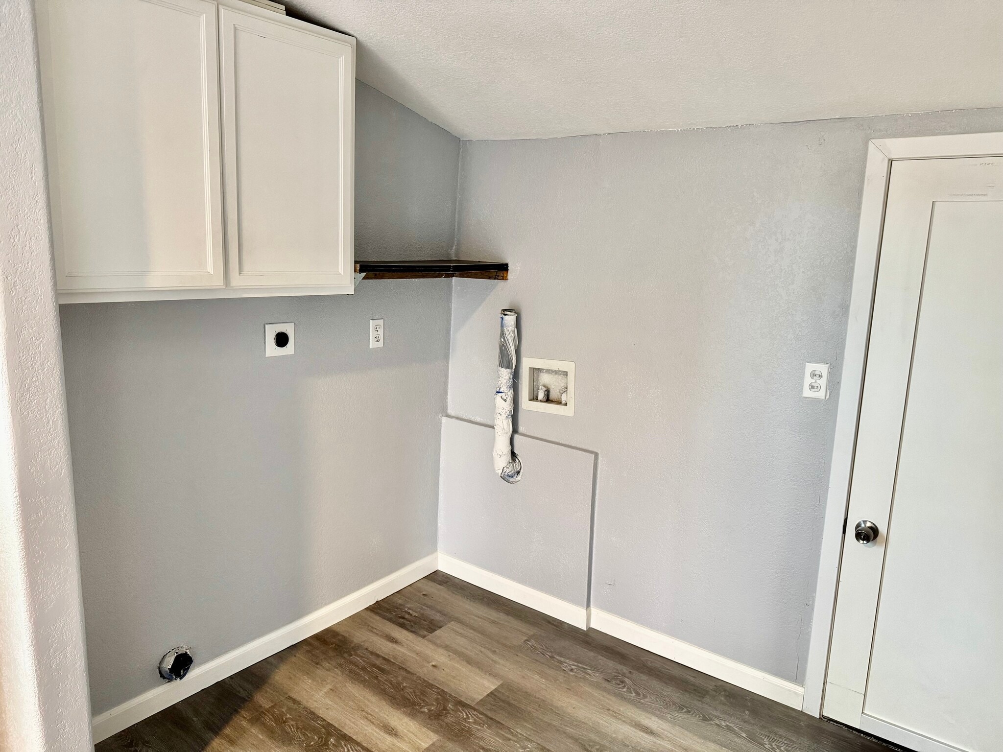 Building Photo - 4225 8th Ave