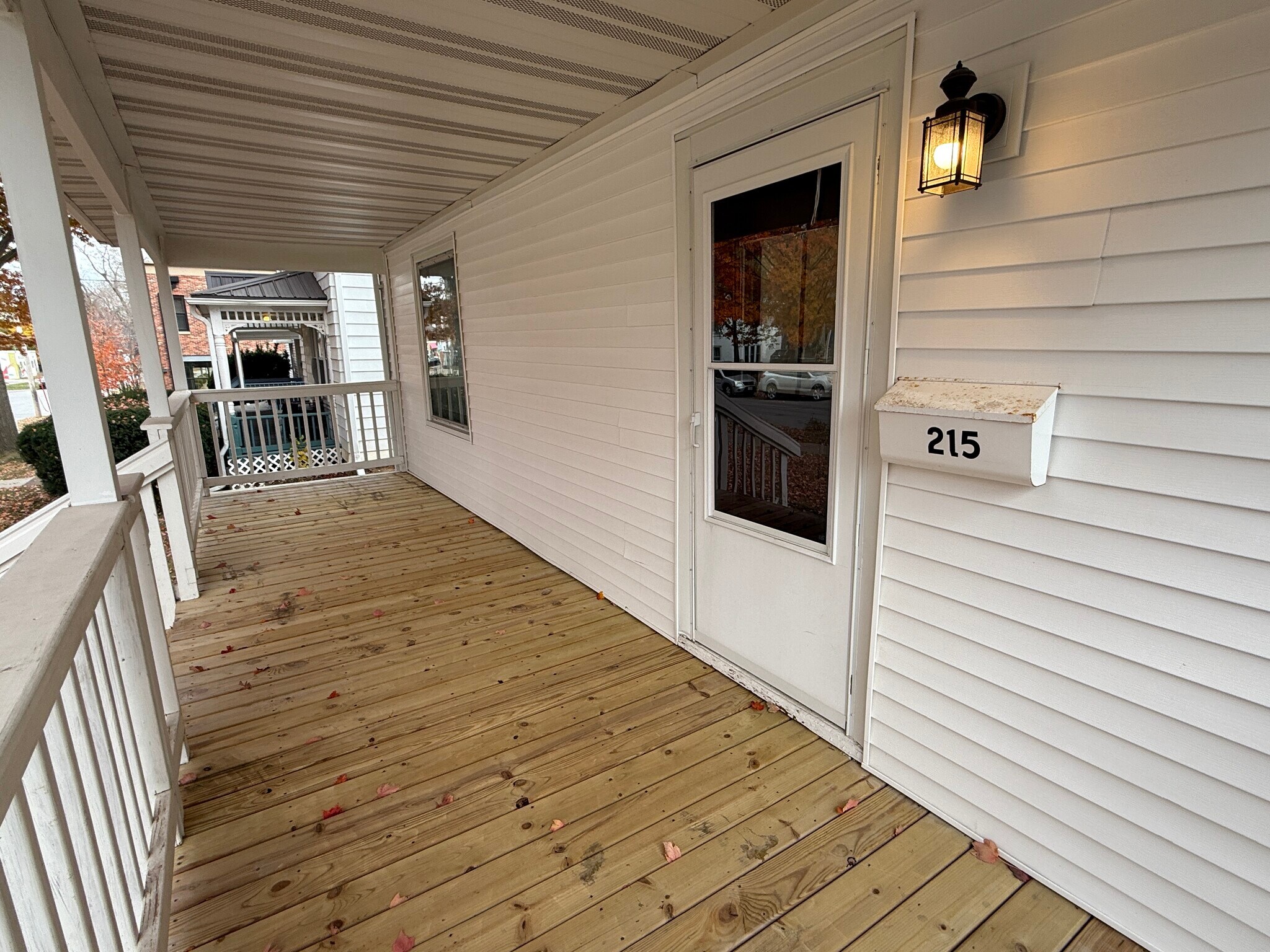 Building Photo - 215 E Bloomington St