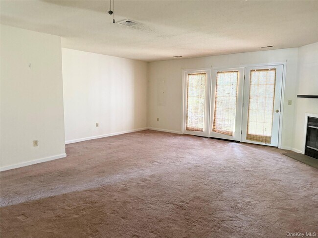 Building Photo - 12 Evergreen Way
