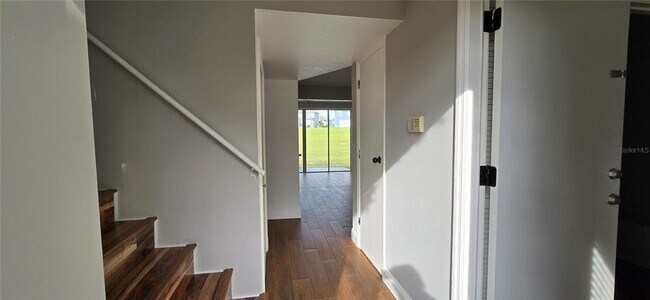 Building Photo - 372 Caribbean Dr