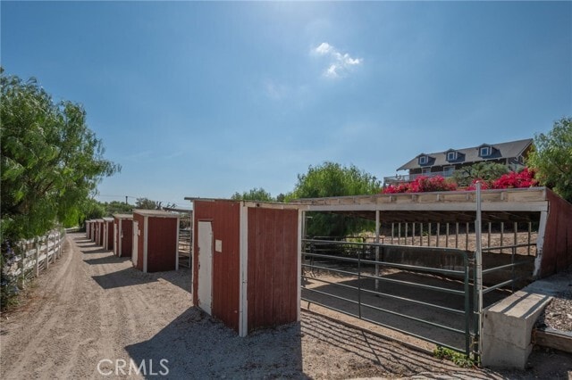 Building Photo - 8451 Roseland Ave