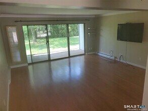 Building Photo - 123 Candlewood Dr