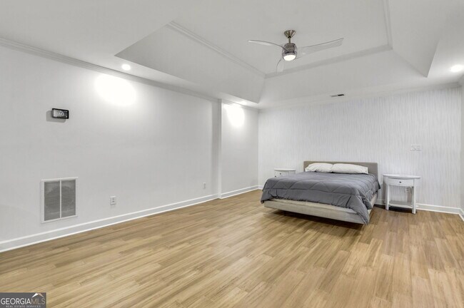 Building Photo - 300 Island Cove Dr
