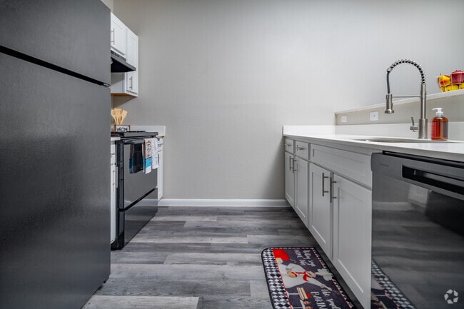 2BR, 2BA - 1150SF Kitchen - Oaks at La Cantera