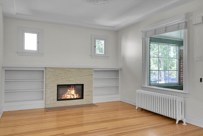 Building Photo - $4,595.95- 4 Bed, 3 Bath Home in Denver with Charming Updates!