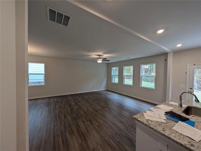 Building Photo - 168 Parkwood Dr