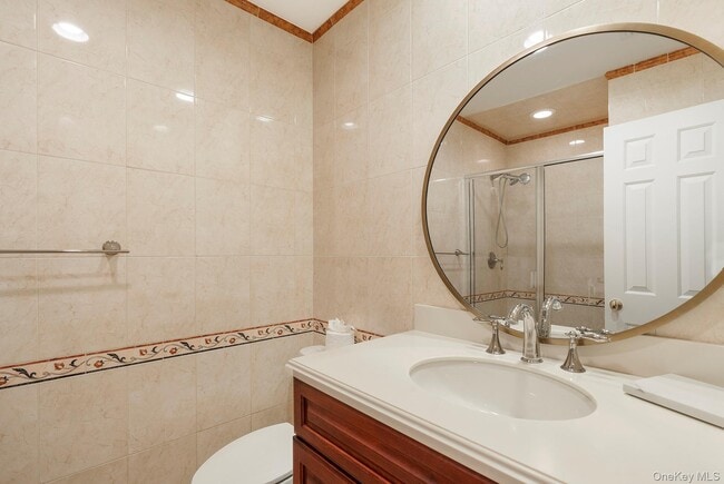Building Photo - 44 Midhampton Ave