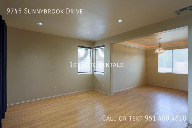 Building Photo - 9745 Sunnybrook Dr