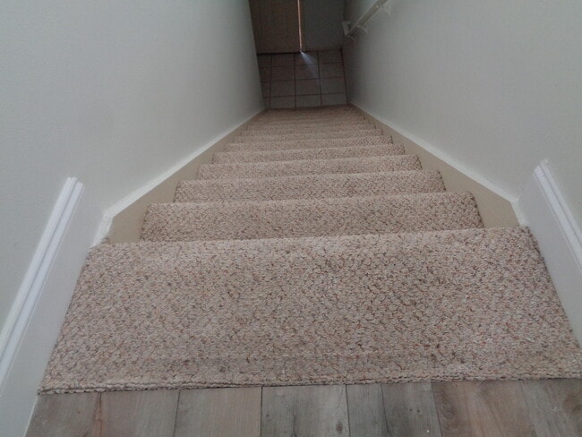 Building Photo - 10372 Fox Trail Rd S