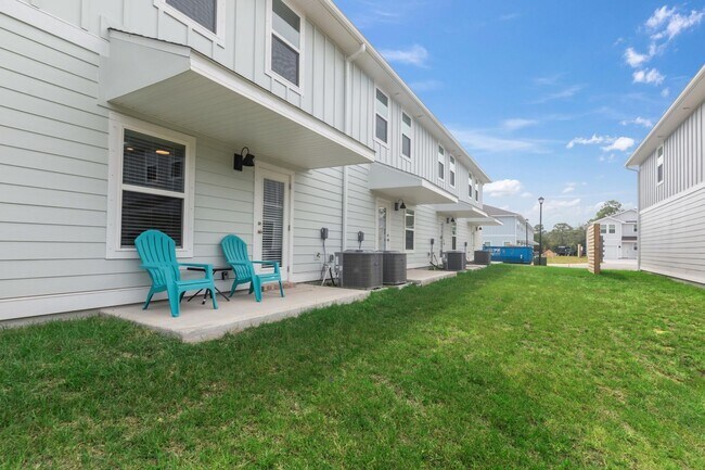 Building Photo - 5724 Sandy Walk St