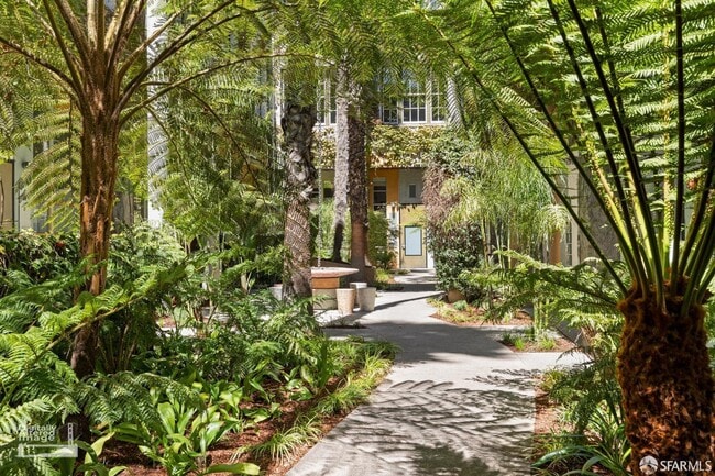 Building Photo - 461 2nd St