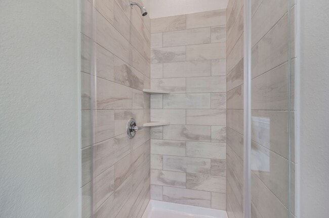 Building Photo - 4 Bedroom- Like New Home in Sterling Ridge...