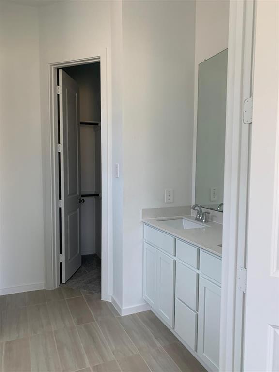 Building Photo - 32030 Meadowlake Mews Ln