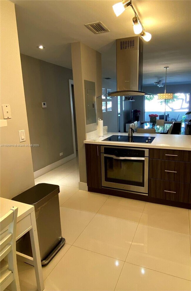 Building Photo - 300 Galen Dr