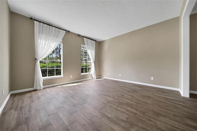 Building Photo - 23111 Red River Dr