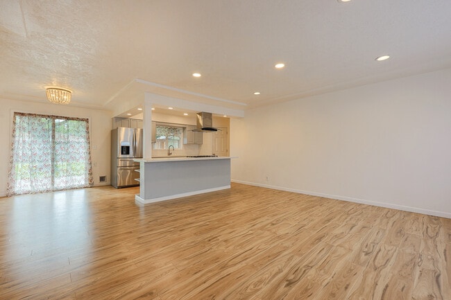 Building Photo - 2641 SE 168th Ave