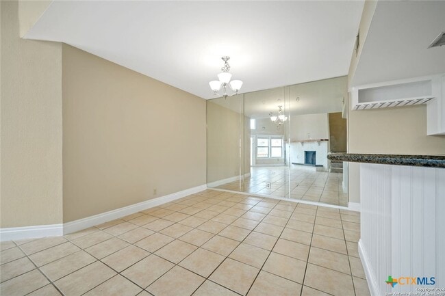 Building Photo - 1043 Barbara Dr