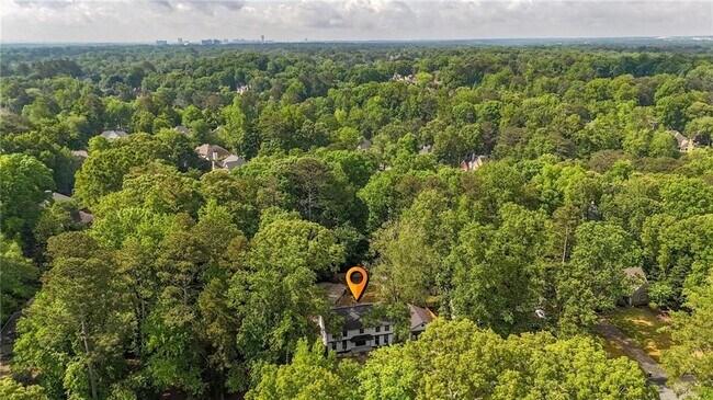 Building Photo - 3270 Brookview Dr