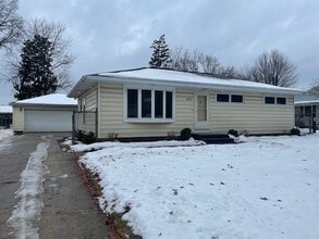 Building Photo - 4875 Burgis Ave SE