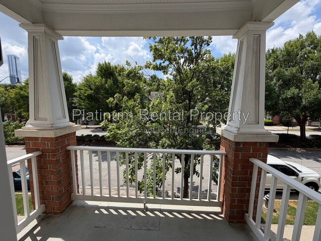 Building Photo - 221 16th St NW