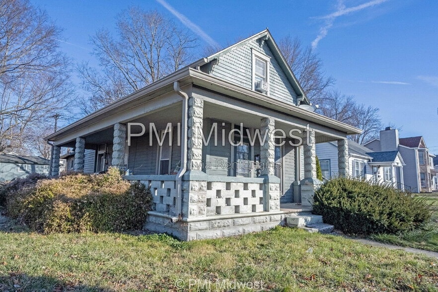 Building Photo - 156 W Main St