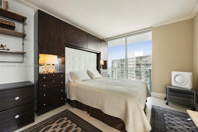 Building Photo - 218 SE 14th St