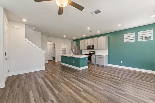 Building Photo - 7103 Travertine Spring Dr