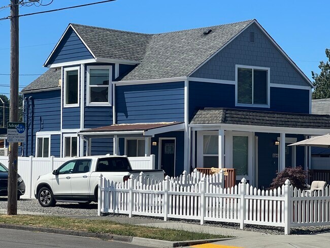 Building Photo - 2156 S M St