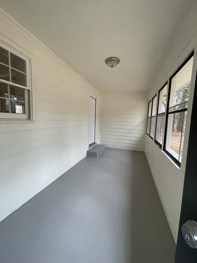 Building Photo - 540 Meadowbrook Dr