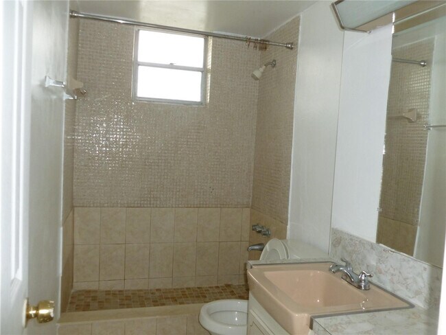 Building Photo - 2940 NE 203rd St