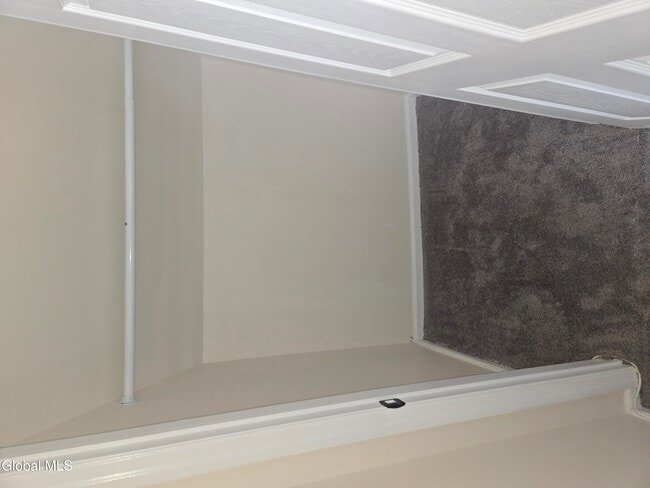 Building Photo - 29 Robin St