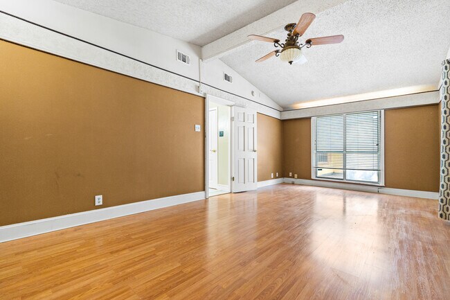 Building Photo - 12803 El Sendero St