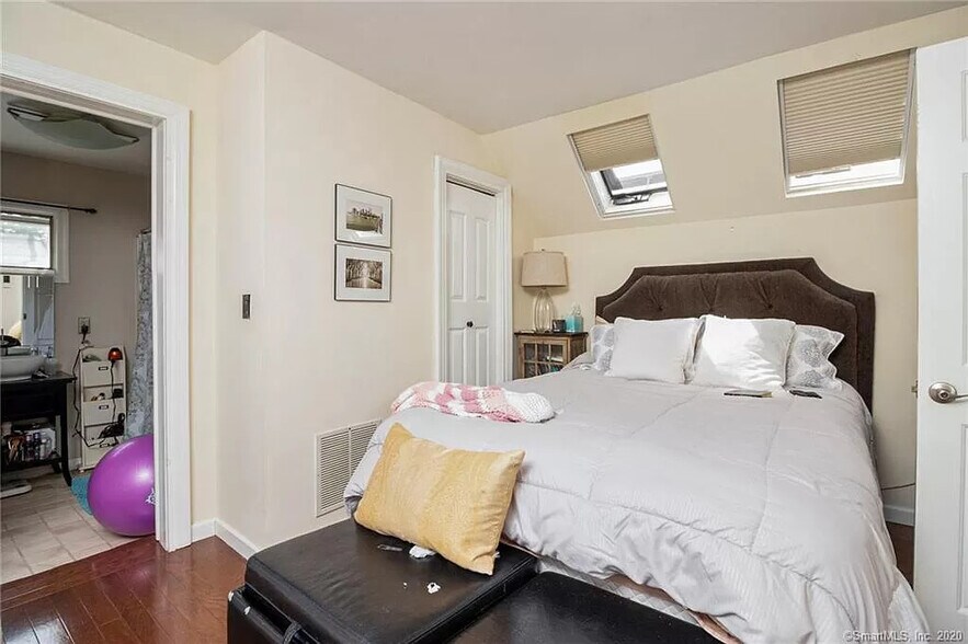master bedroom with skylight - 83 Beaumont St