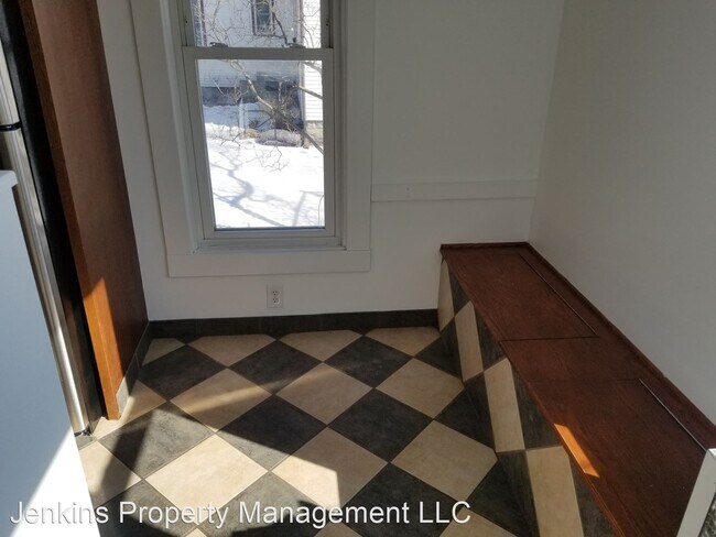 Building Photo - 5 br, 3 bath House - 122 S 4th St