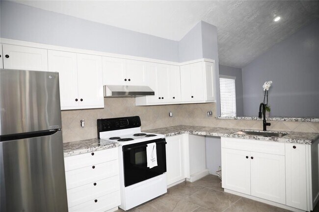 Building Photo - 17427 Lobo Trail