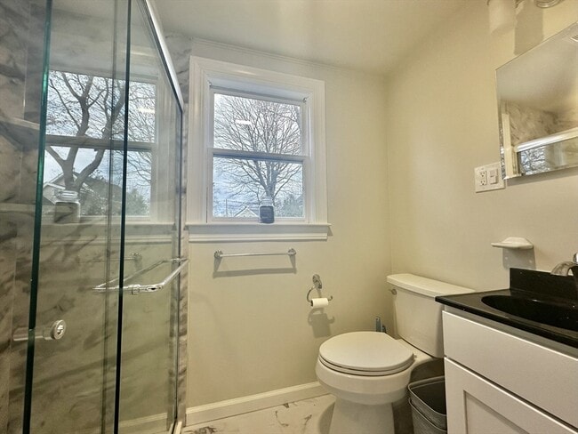 Building Photo - 25 Warren Ave