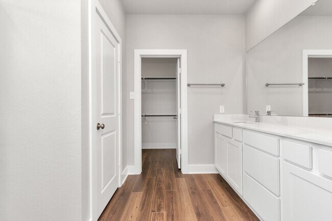 Building Photo - 10515 Moon Vly Ln