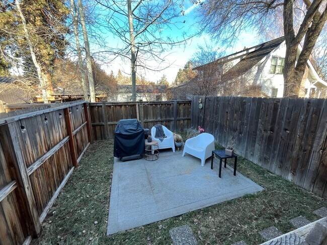 Building Photo - 1635nw2