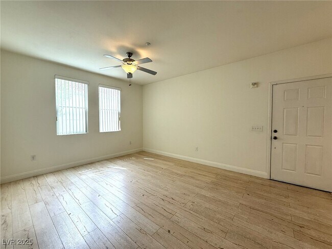 Building Photo - 50 Aura de Blanco St