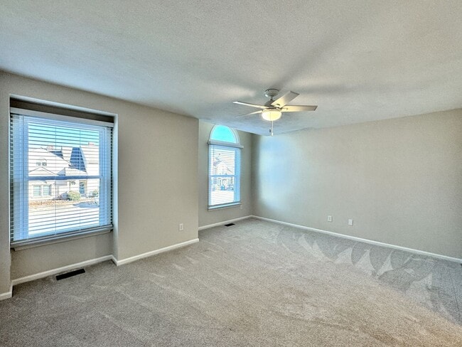 Building Photo - Like New & Ready NOW! 2 Primary Suites w/Private Baths! Reserved Parking, Community Pool & MUCH M...