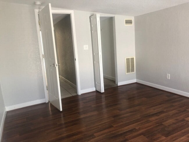 Building Photo - Beautiful, 3/2 Pool Home COMING SOON!