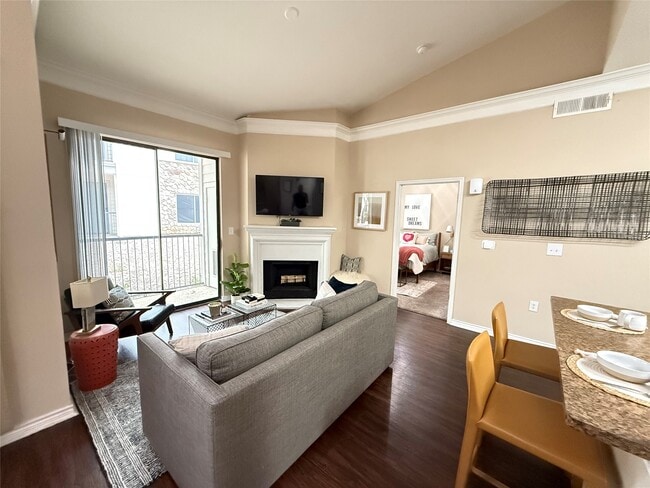 Building Photo - 6607 Brodie Ln