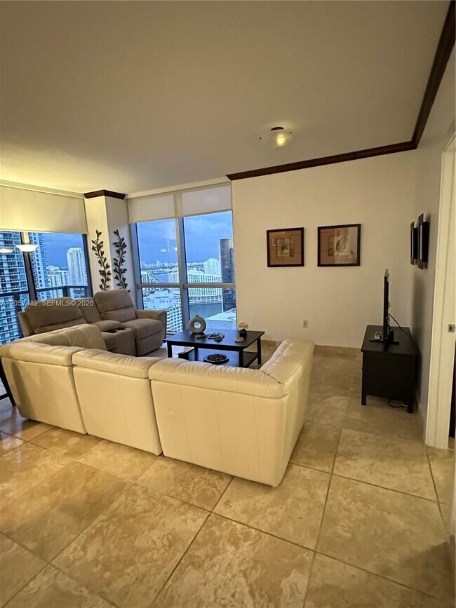 Building Photo - 1060 Brickell Ave